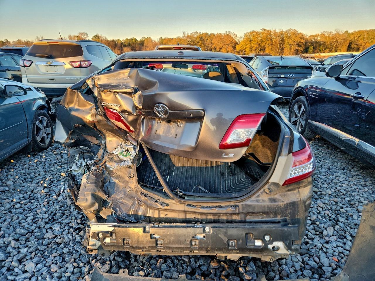 2010 TOYOTA CAMRY BASE photo 6