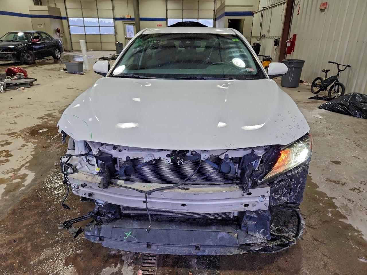 2018 TOYOTA CAMRY L photo 5