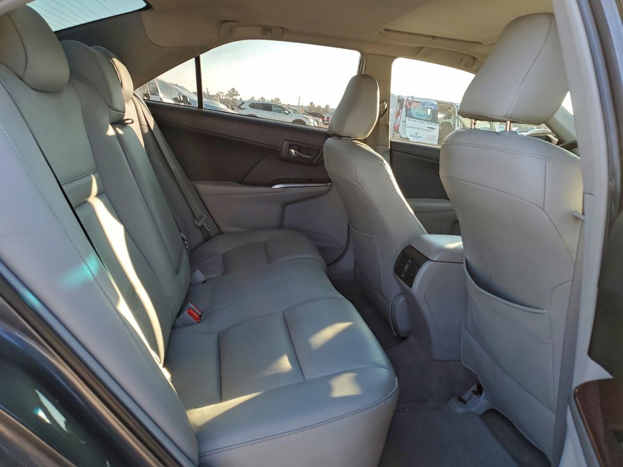 2014 TOYOTA CAMRY XLE photo 28