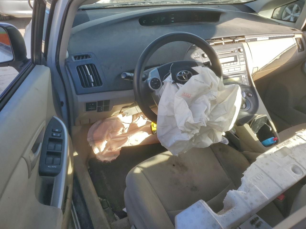 2011 TOYOTA PRIUS photo 8