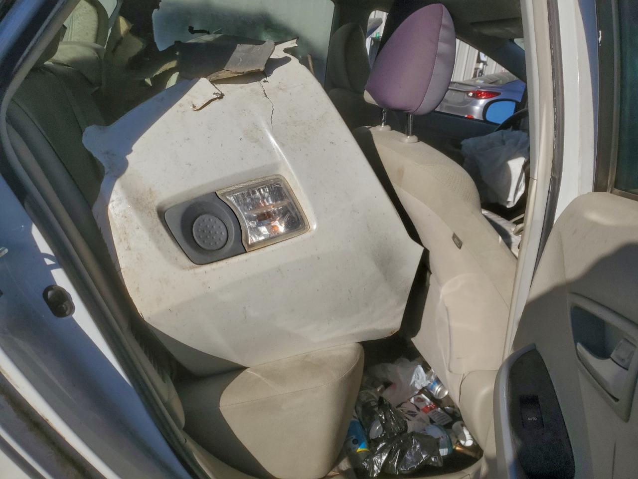 2011 TOYOTA PRIUS photo 10