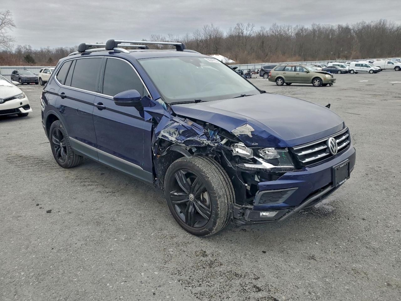 2021 VOLKSWAGEN TIGUAN SE photo 4