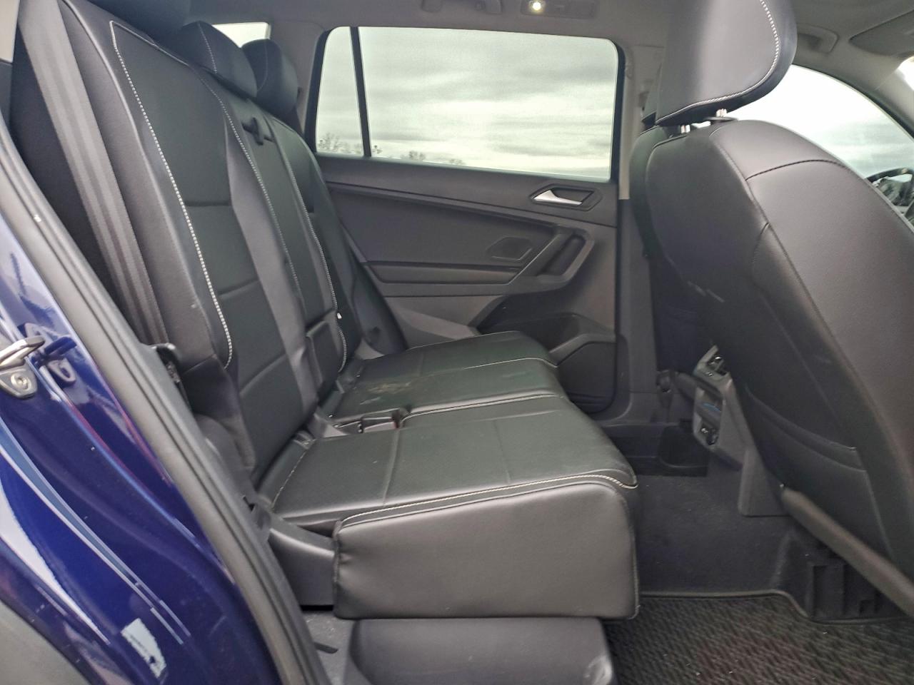 2021 VOLKSWAGEN TIGUAN SE photo 11
