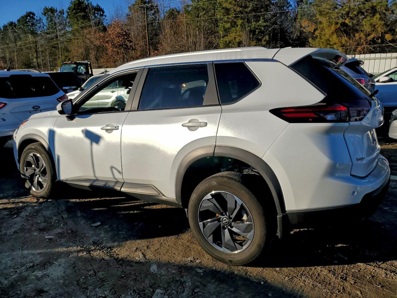 2024 NISSAN ROGUE SV photo 2