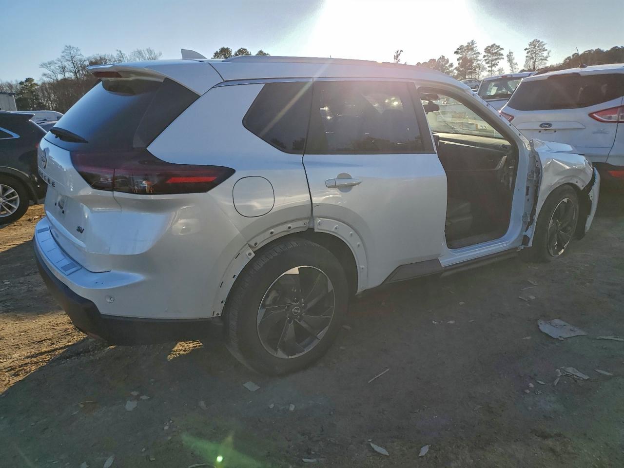 2024 NISSAN ROGUE SV photo 3