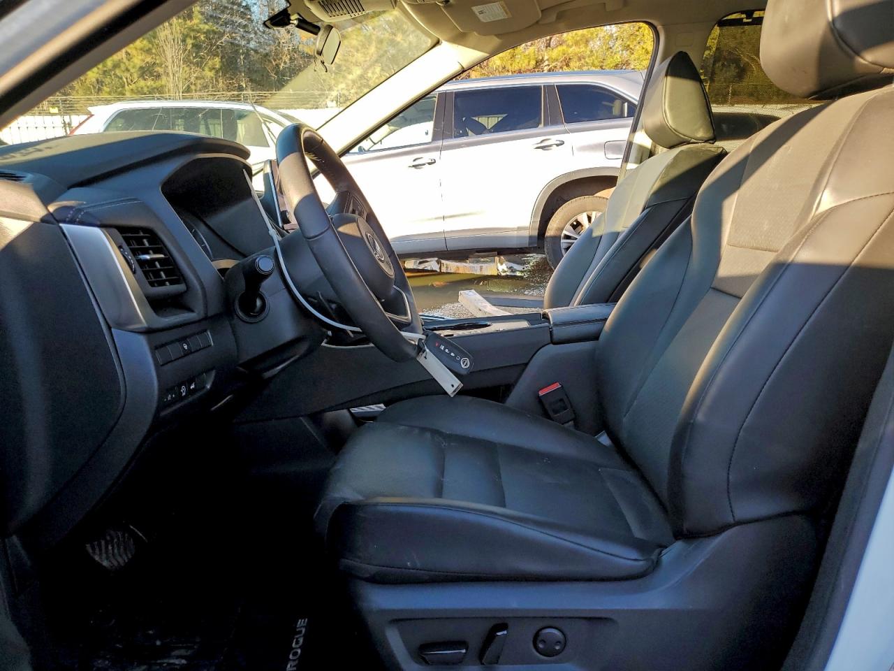 2024 NISSAN ROGUE SV photo 7