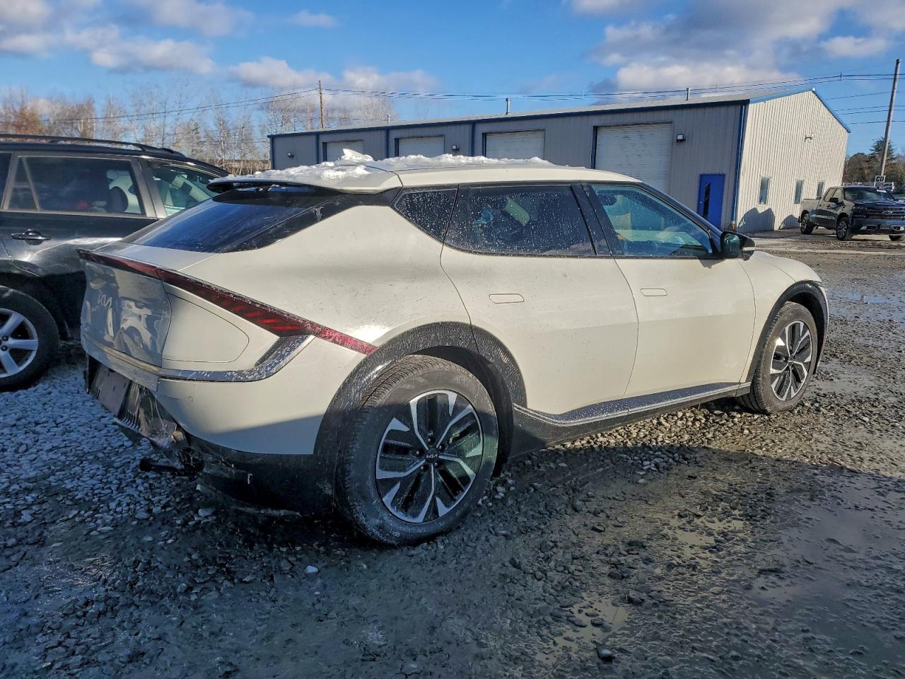 2022 KIA EV6 LIGHT photo 3