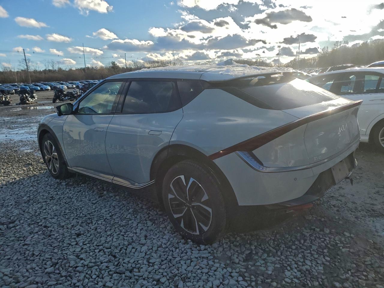 2022 KIA EV6 LIGHT photo 2