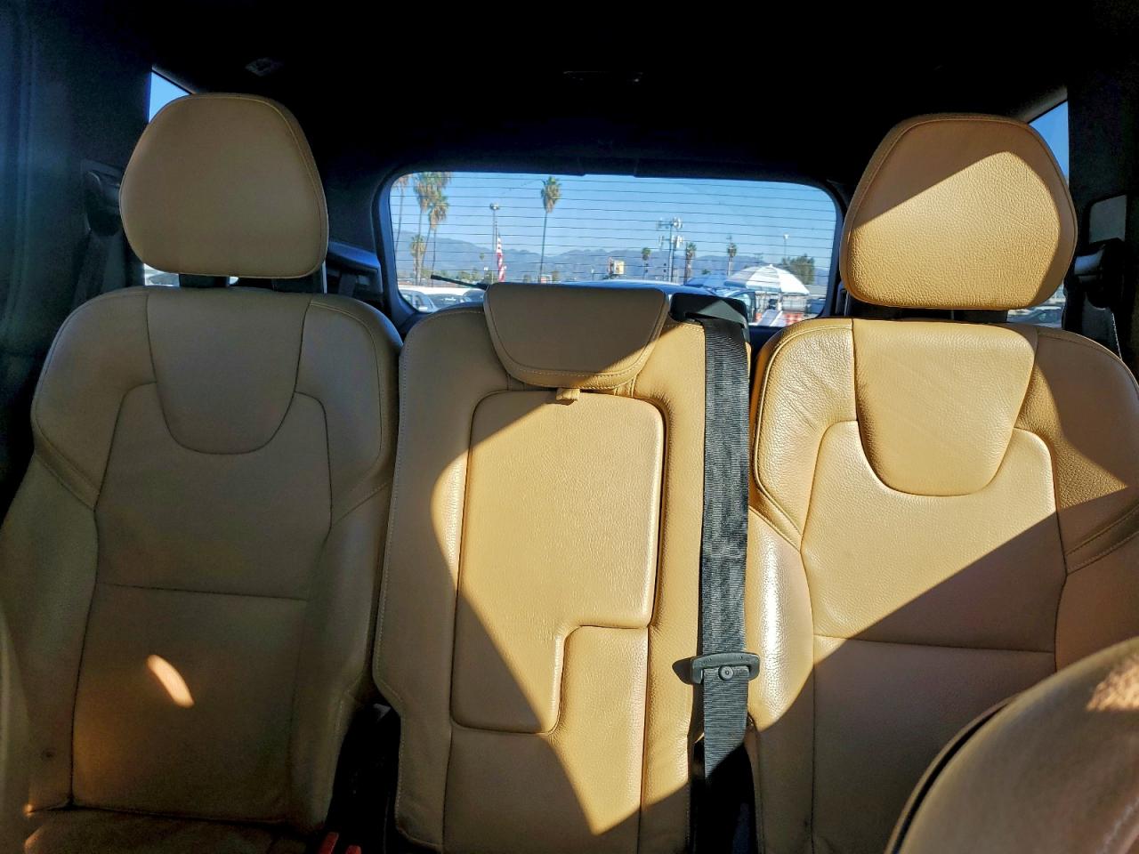 2017 VOLVO XC90 T6 photo 28