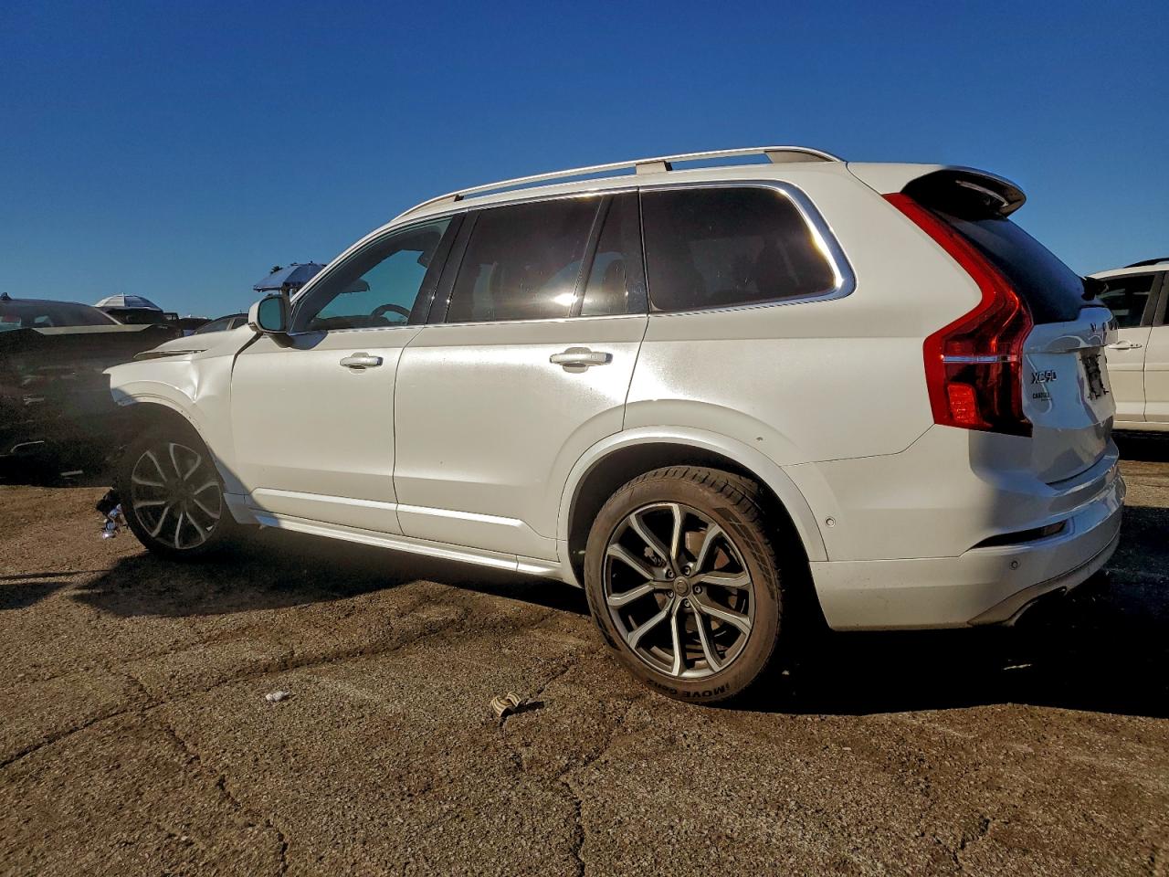 2017 VOLVO XC90 T6 photo 4