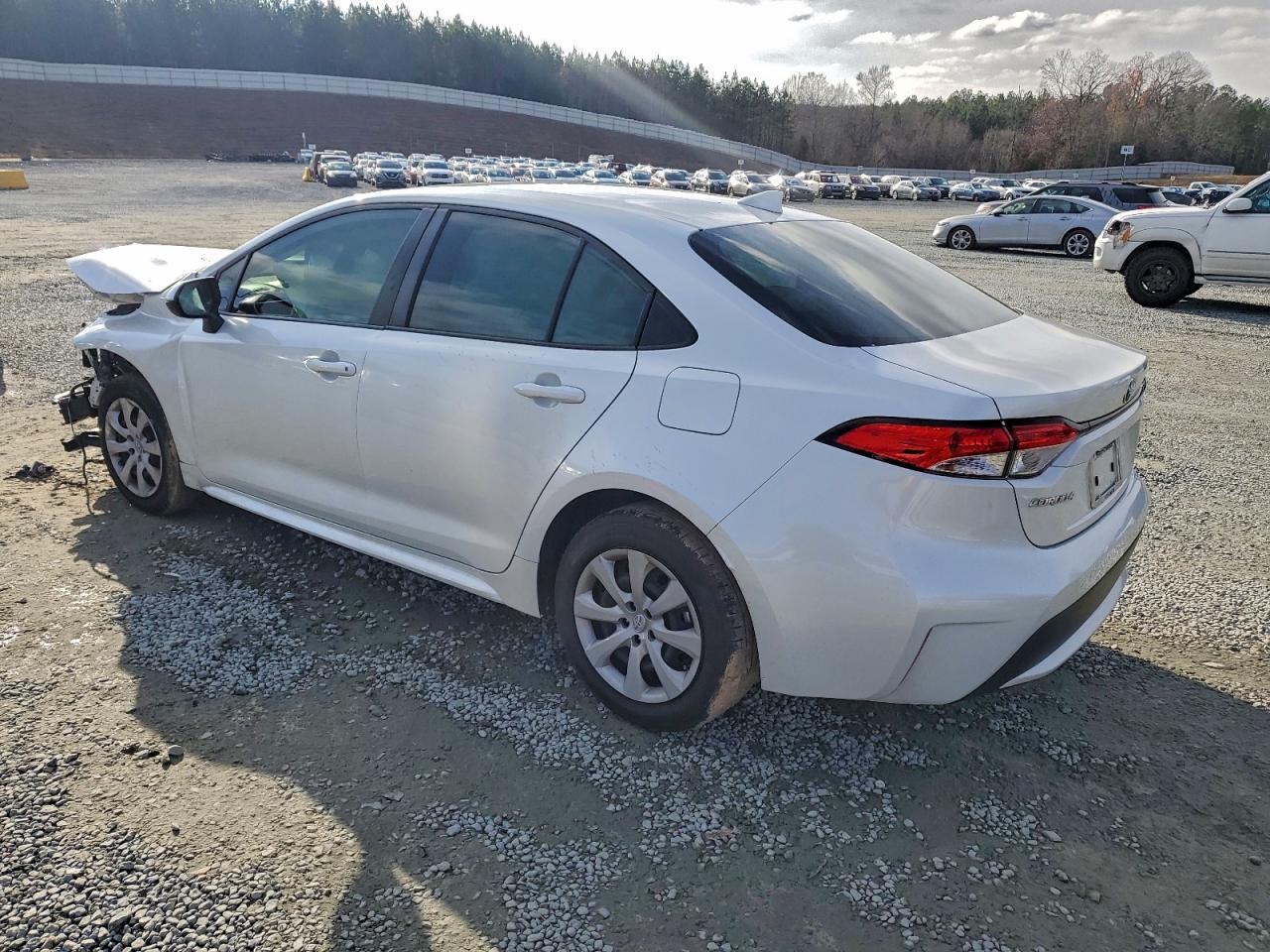 2022 TOYOTA COROLLA LE photo 3