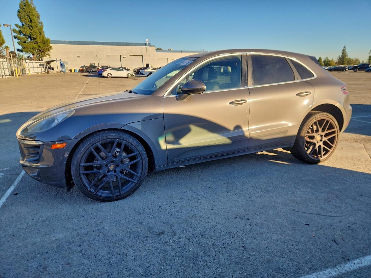 2016 PORSCHE MACAN
