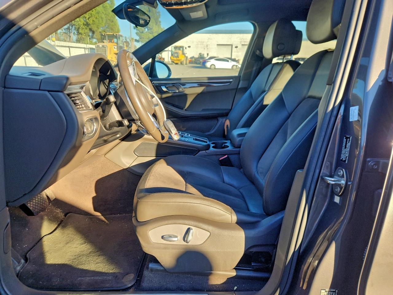 2016 PORSCHE MACAN S photo 13