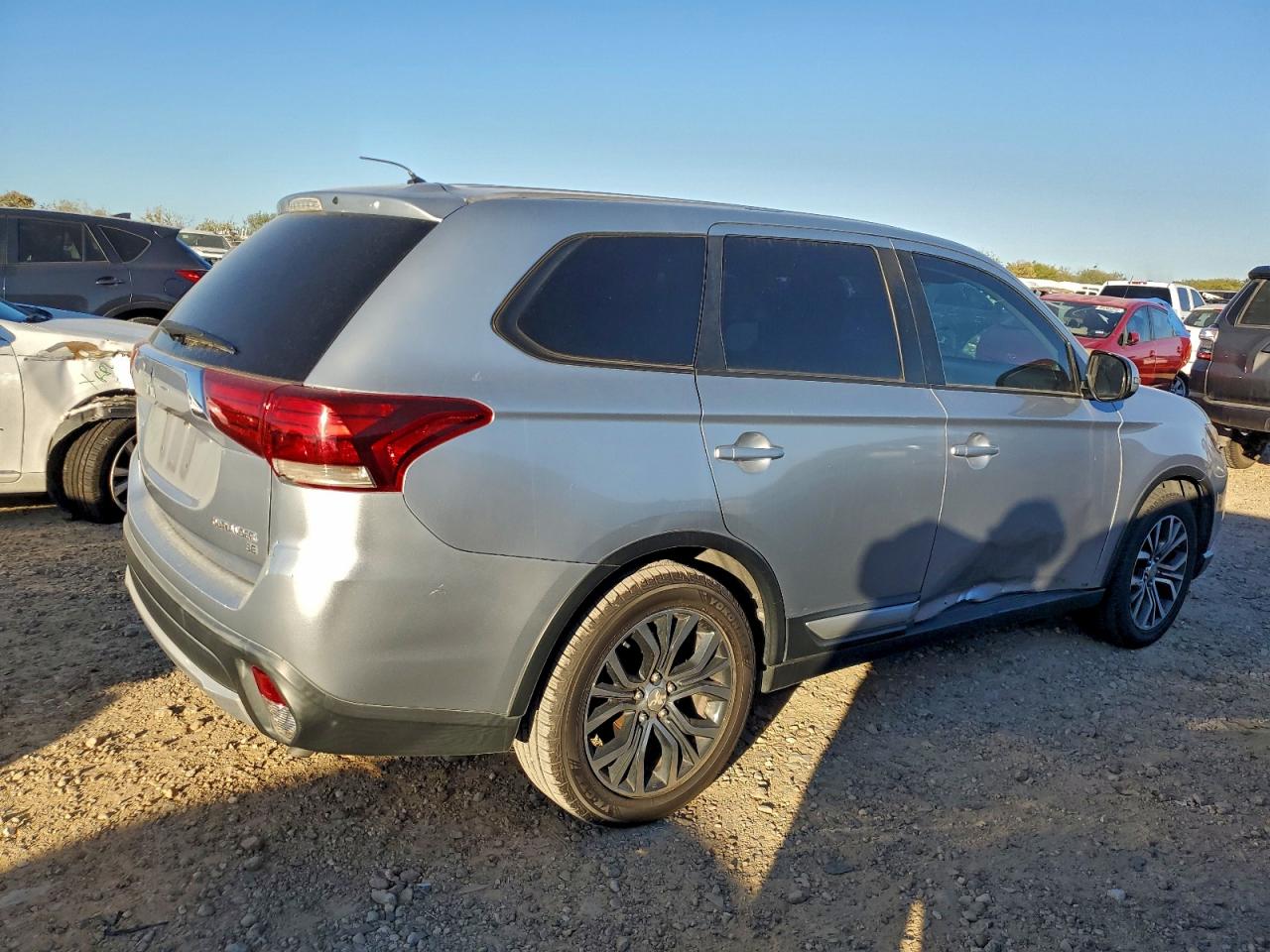 2016 MITSUBISHI OUTLANDER SE photo 3