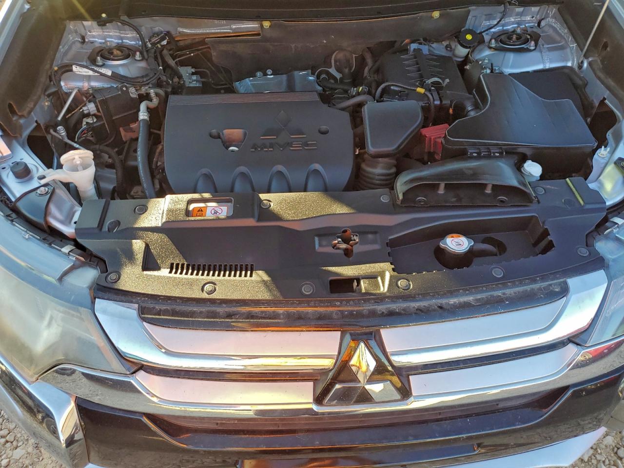 2016 MITSUBISHI OUTLANDER SE photo 11