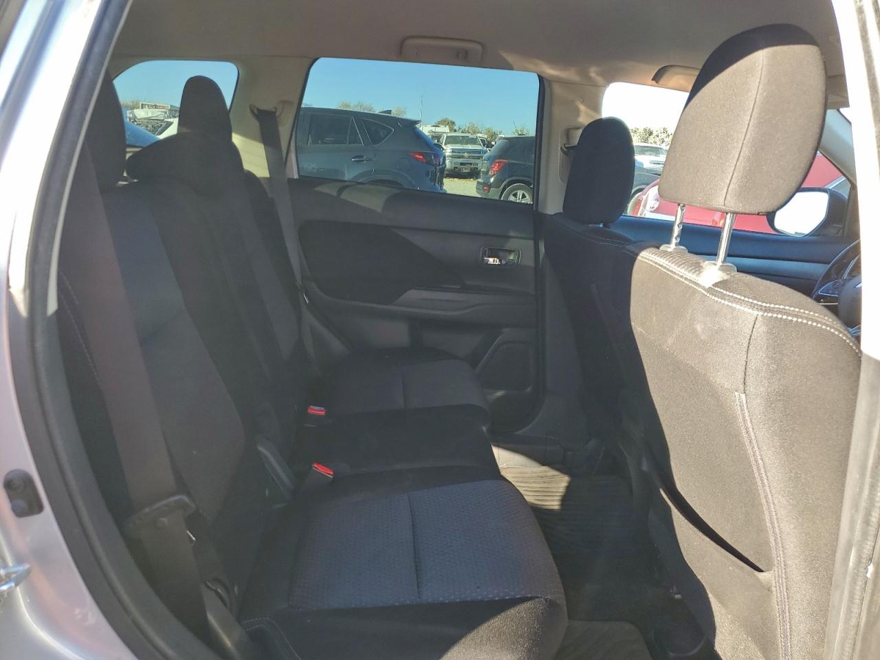 2016 MITSUBISHI OUTLANDER SE photo 10