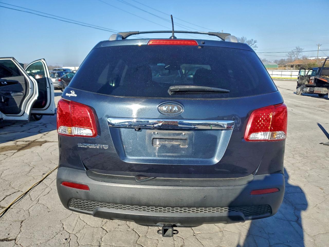2012 KIA SORENTO BASE photo 6