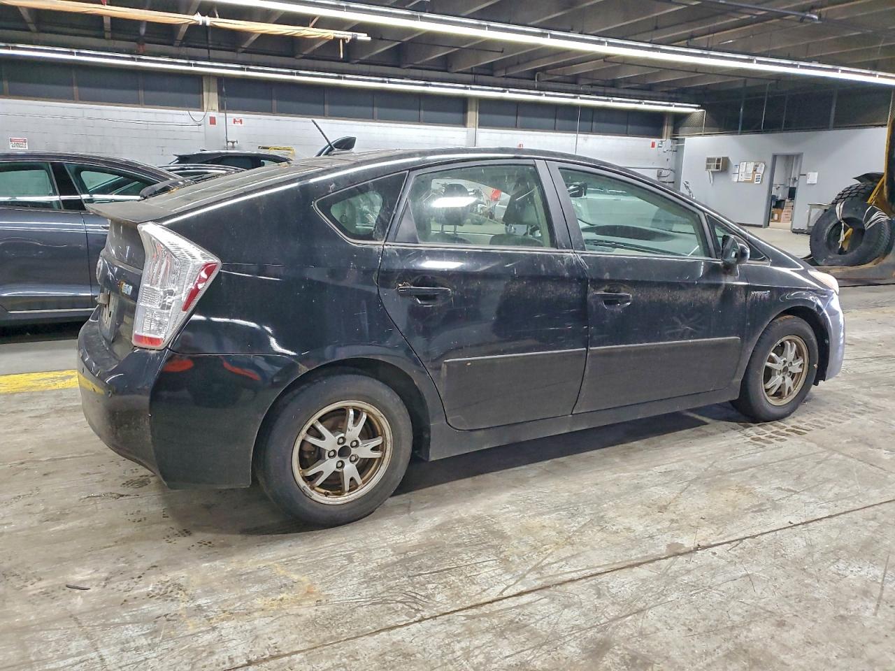 2011 TOYOTA PRIUS photo 5