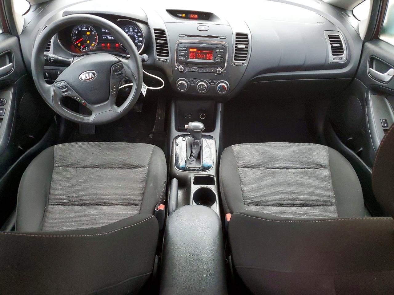 2017 KIA FORTE LX photo 8