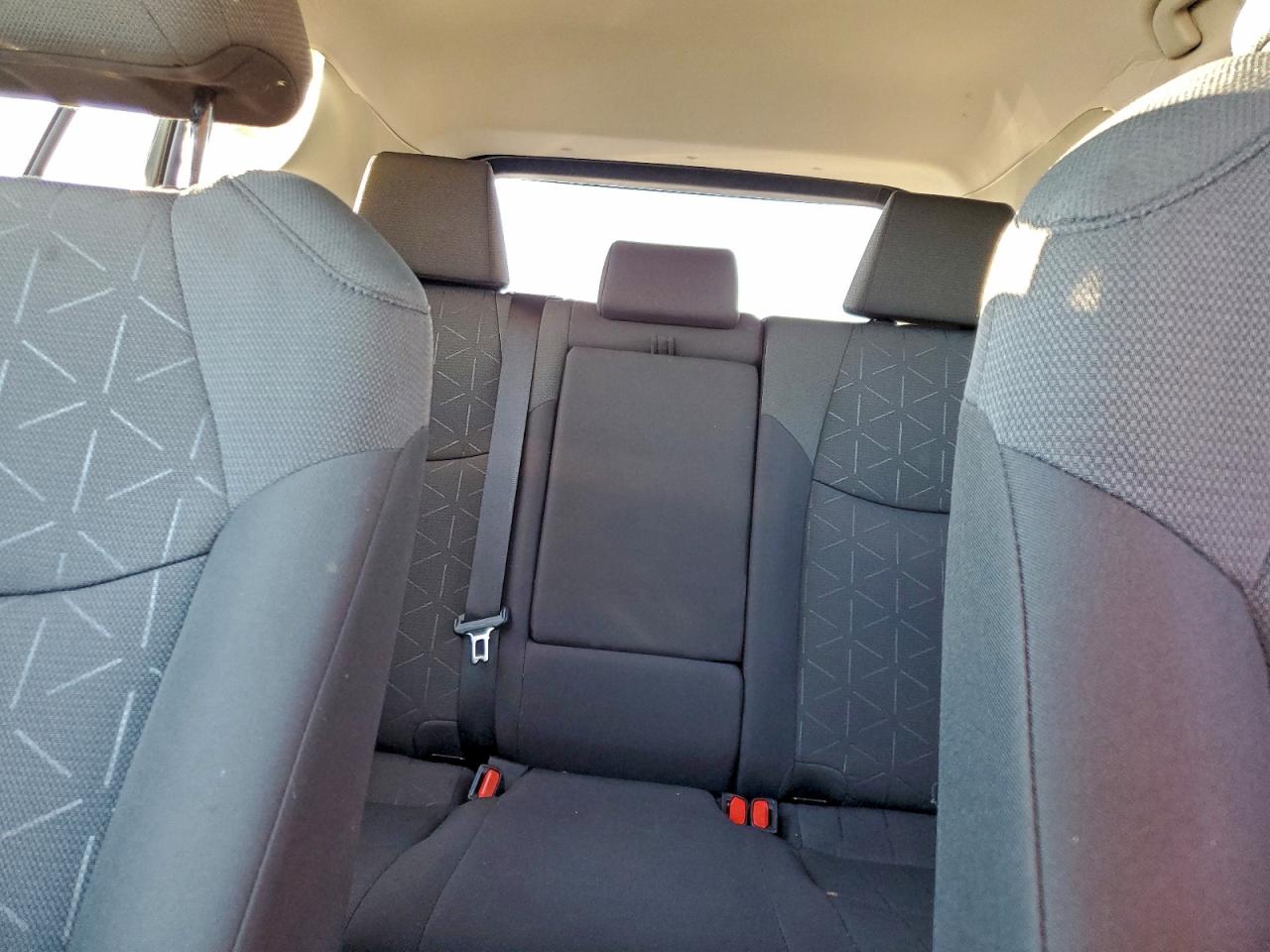 2022 TOYOTA RAV4 XLE photo 10