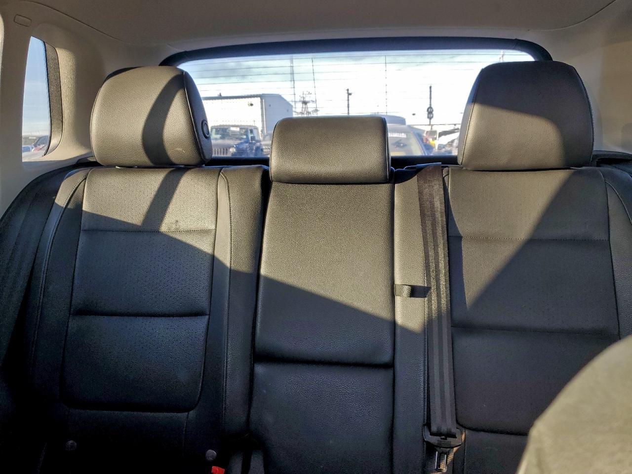2016 VOLKSWAGEN TIGUAN S photo 10