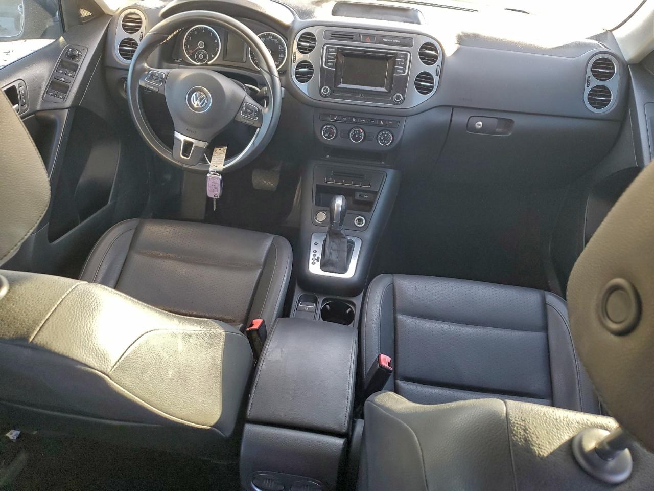 2016 VOLKSWAGEN TIGUAN S photo 8