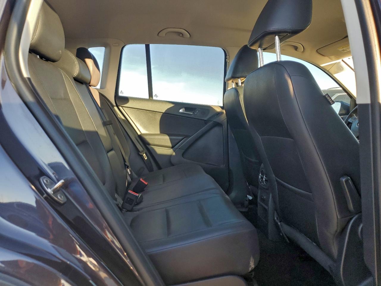 2016 VOLKSWAGEN TIGUAN S photo 11