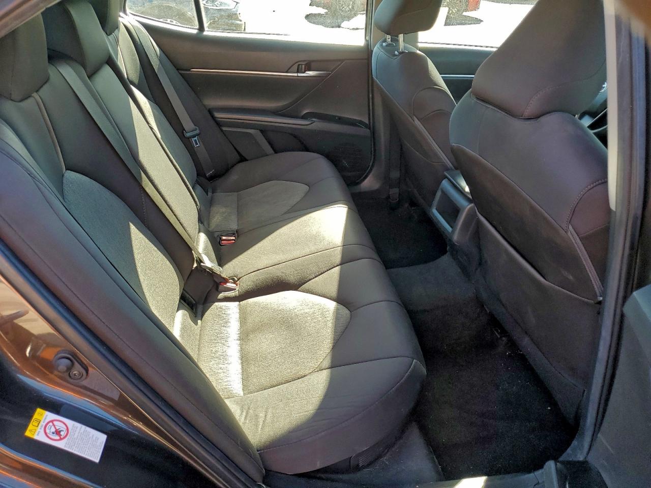2019 TOYOTA CAMRY LE photo 10