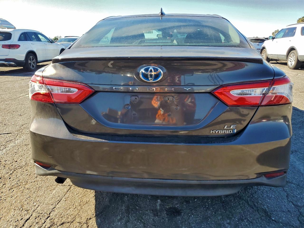 2019 TOYOTA CAMRY LE photo 6