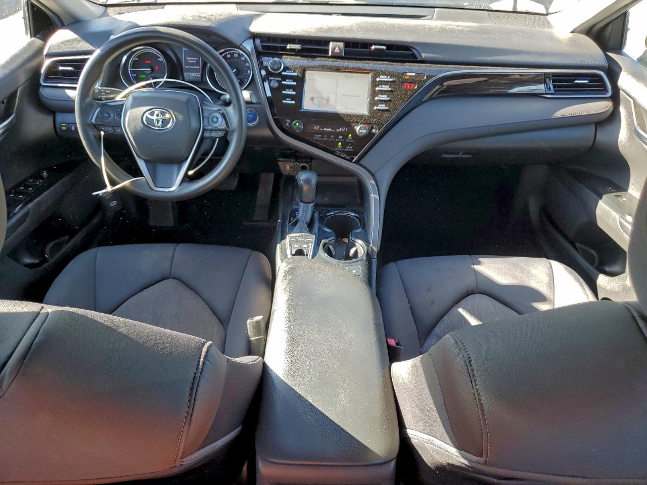 2019 TOYOTA CAMRY LE photo 8