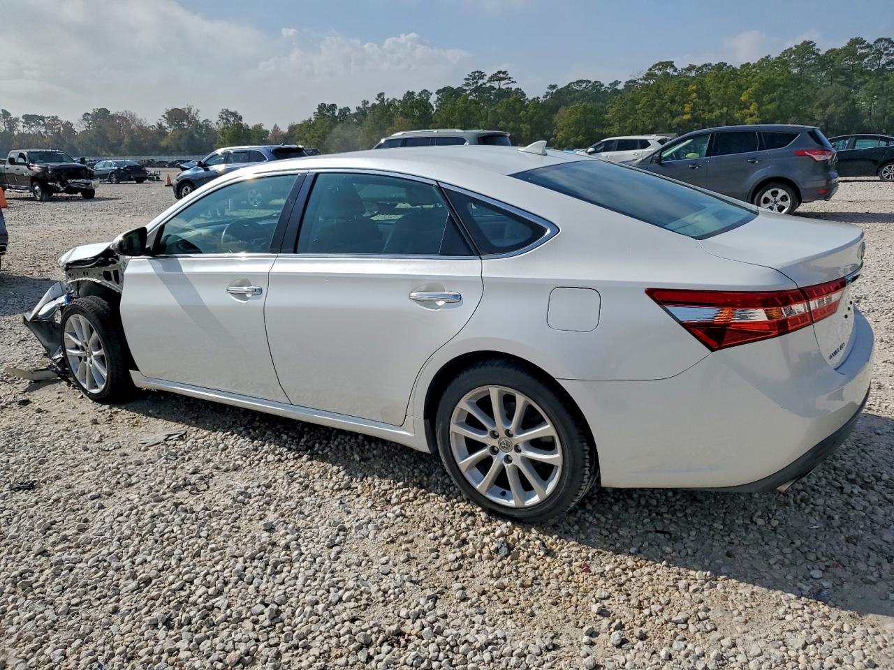 2013 TOYOTA AVALON BASE photo 2