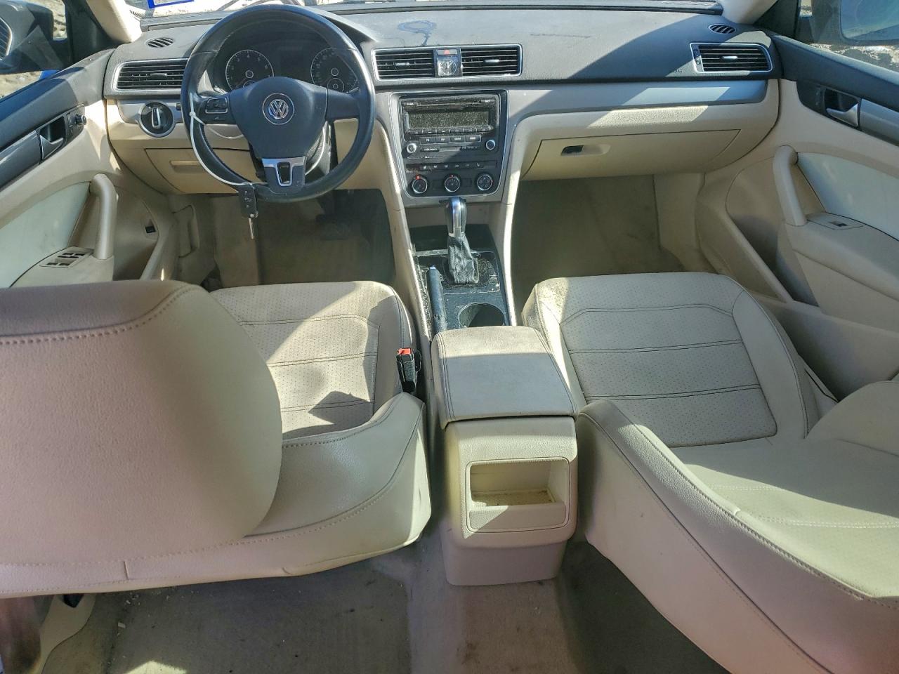 2015 VOLKSWAGEN PASSAT S photo 8