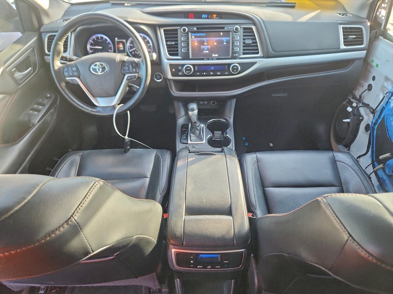 2018 TOYOTA HIGHLANDER SE photo 15