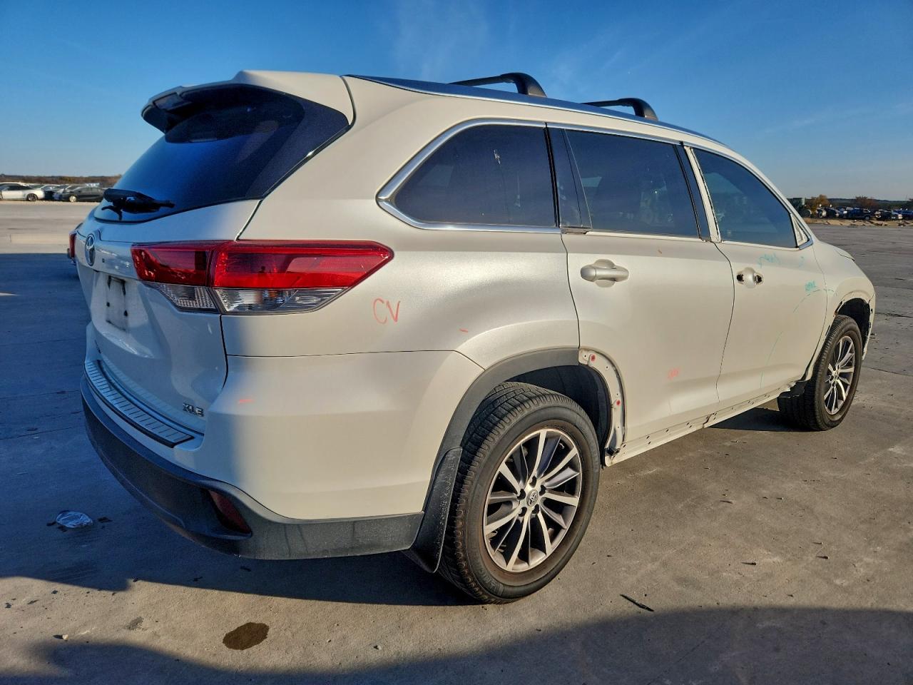 2018 TOYOTA HIGHLANDER SE photo 5