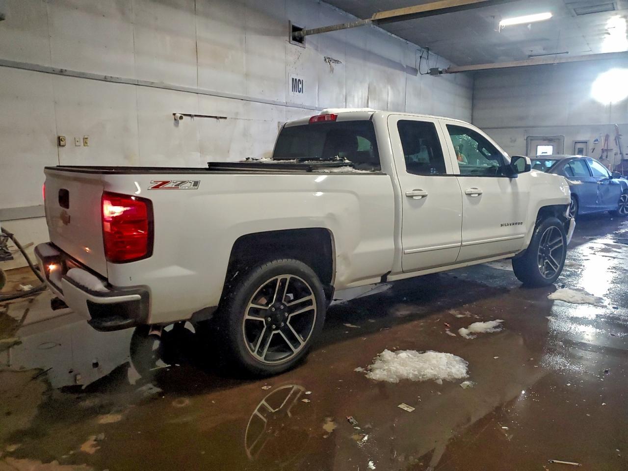 2017 CHEVROLET SILVERADO K1500 LT photo 5