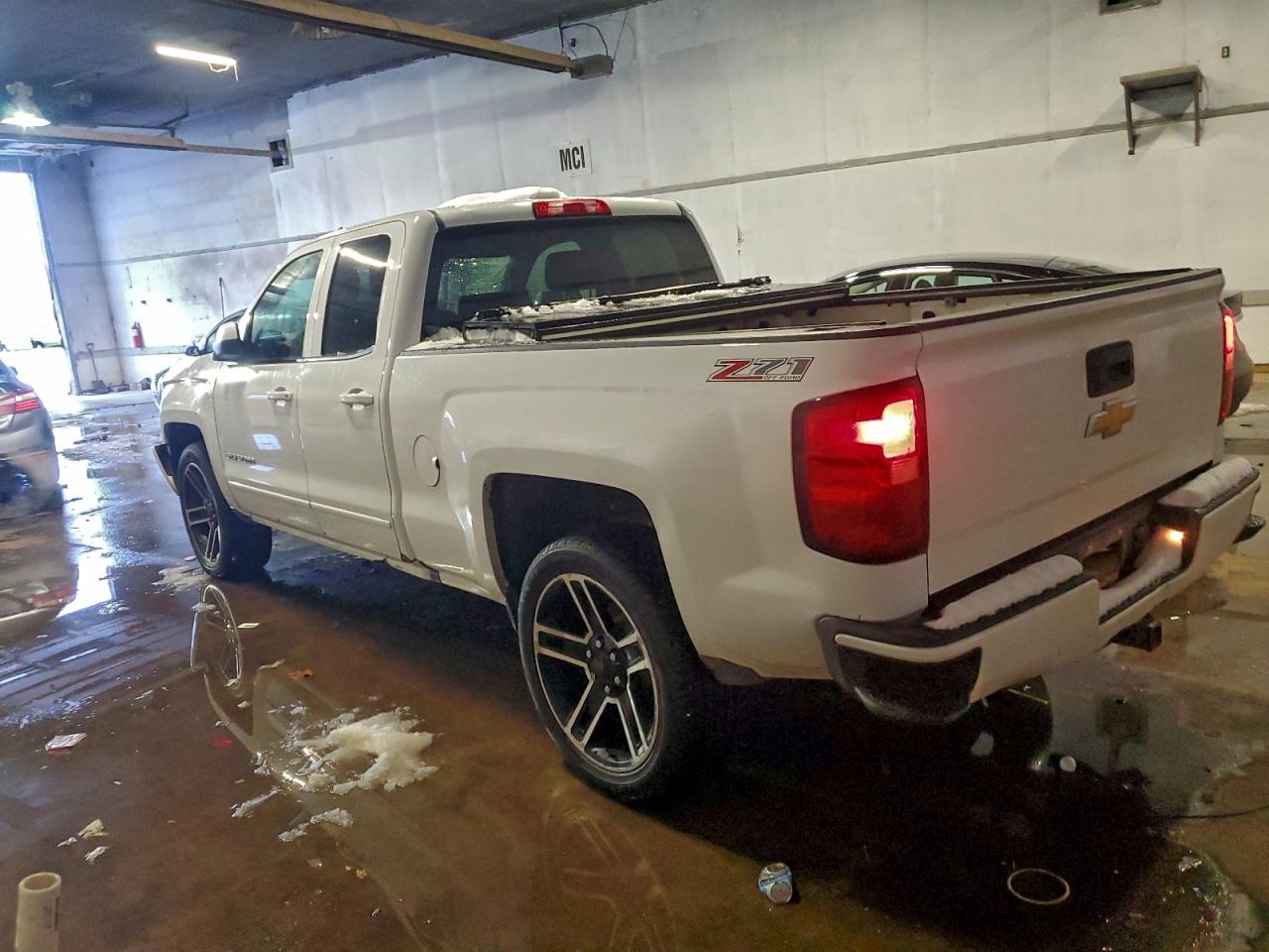 2017 CHEVROLET SILVERADO K1500 LT photo 3