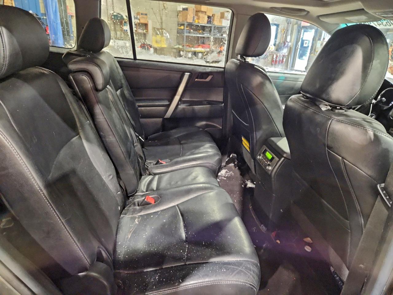 2012 TOYOTA HIGHLANDER BASE photo 19