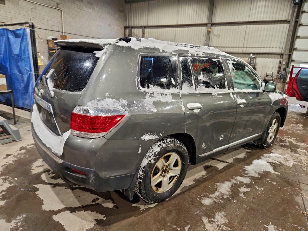 2012 TOYOTA HIGHLANDER BASE photo 5