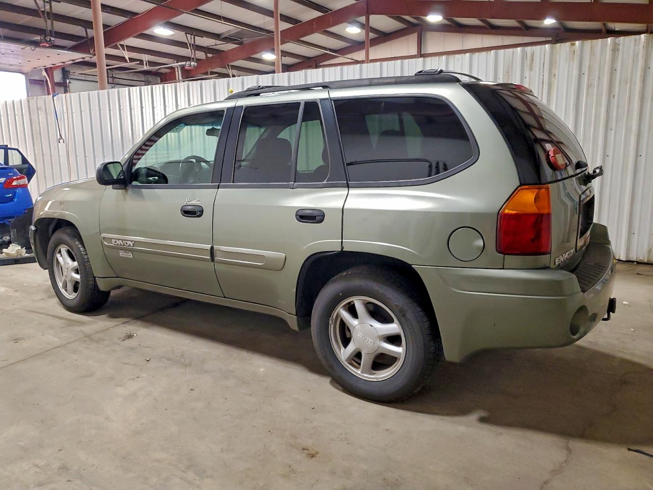 2004 GMC ENVOY photo 3