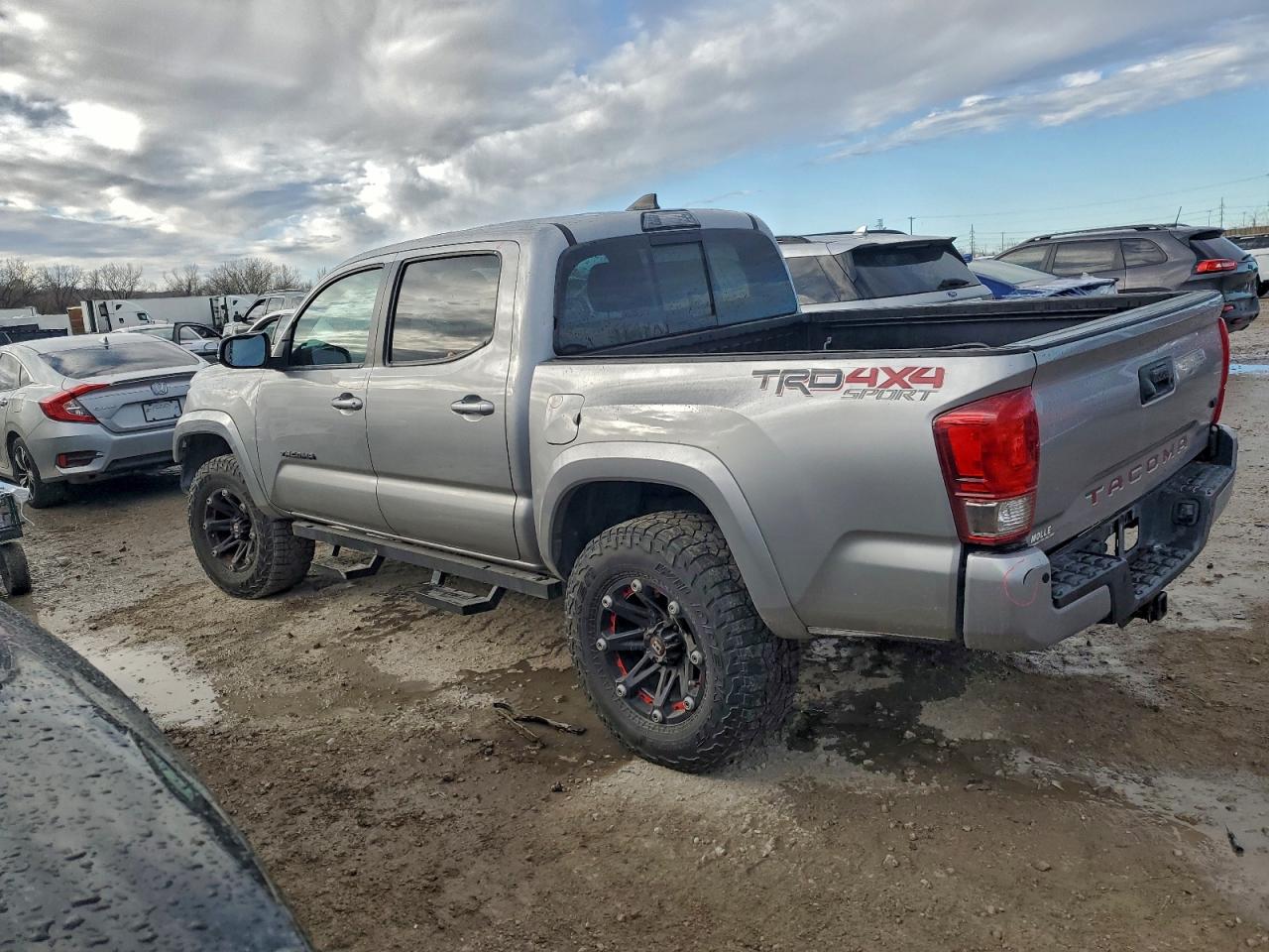 2017 TOYOTA TACOMA DOUBLE CAB photo 3