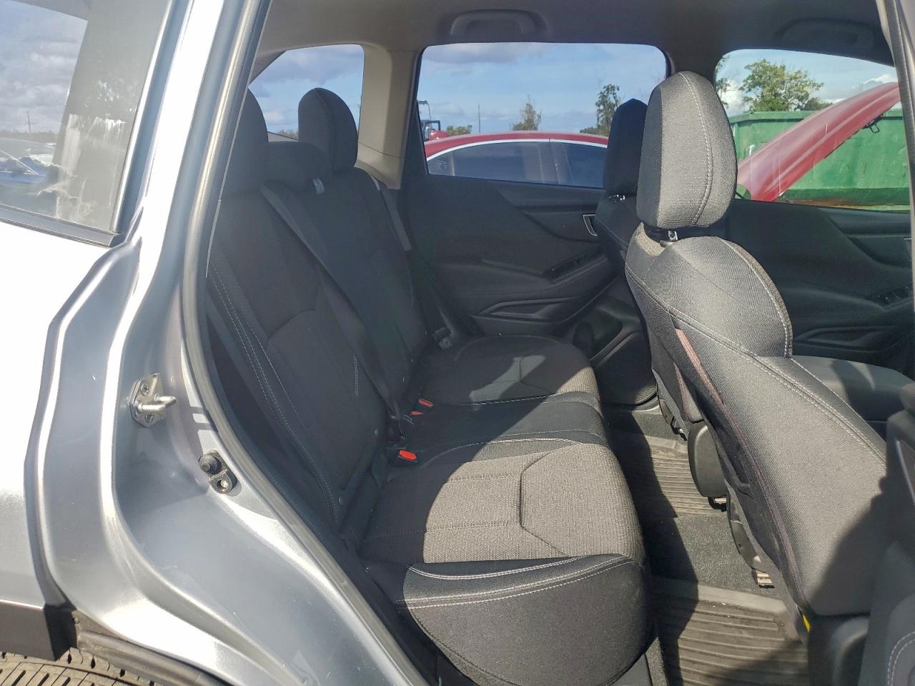 2020 SUBARU FORESTER photo 31