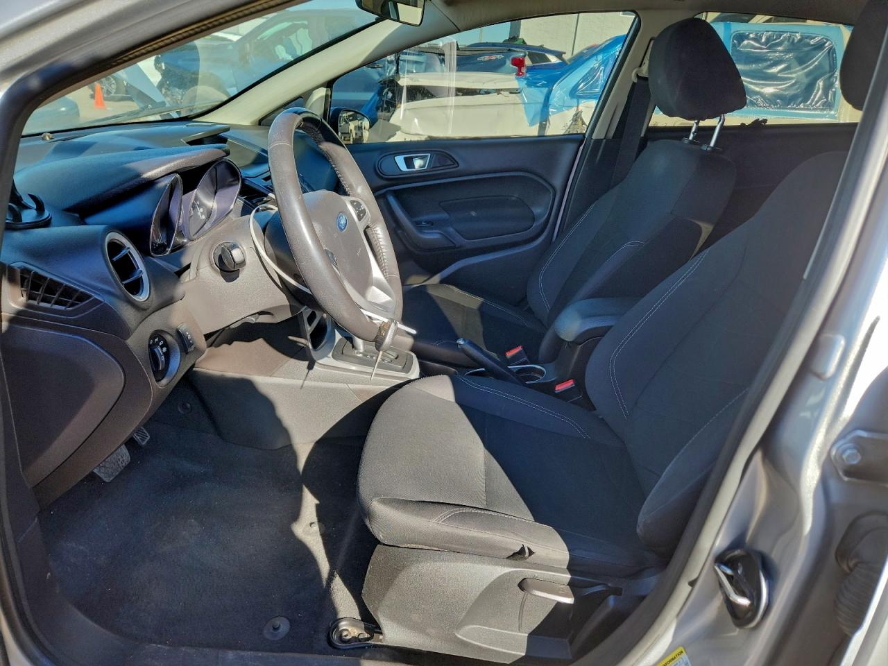 2015 FORD FIESTA SE photo 7