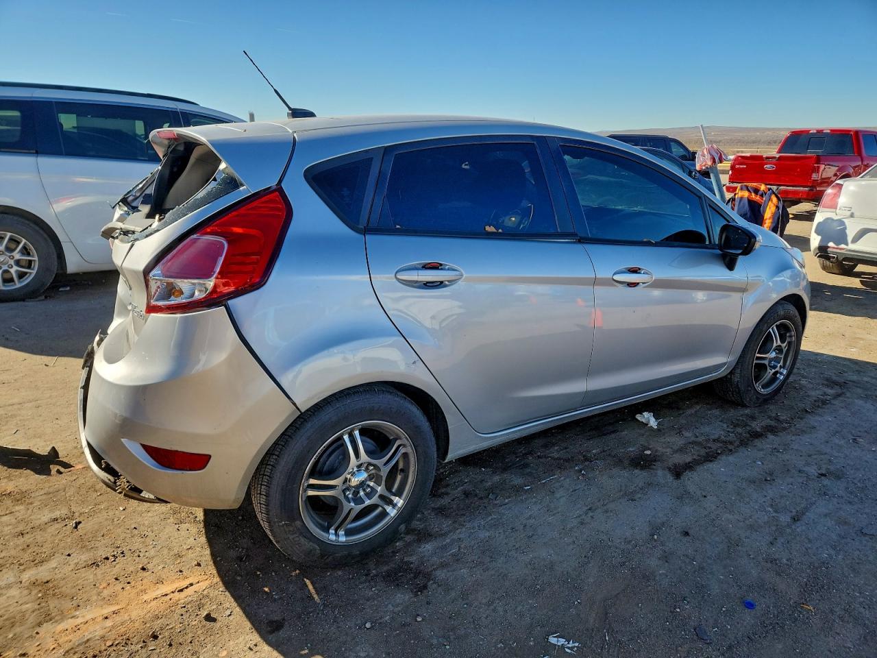 2015 FORD FIESTA SE photo 3