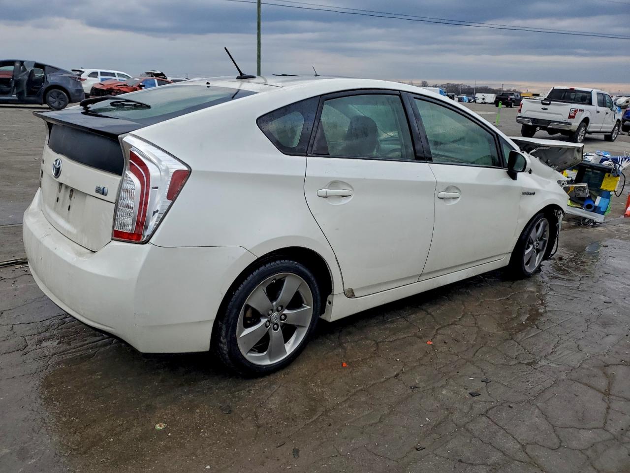 2013 TOYOTA PRIUS PERSONA SERIES SE photo 5