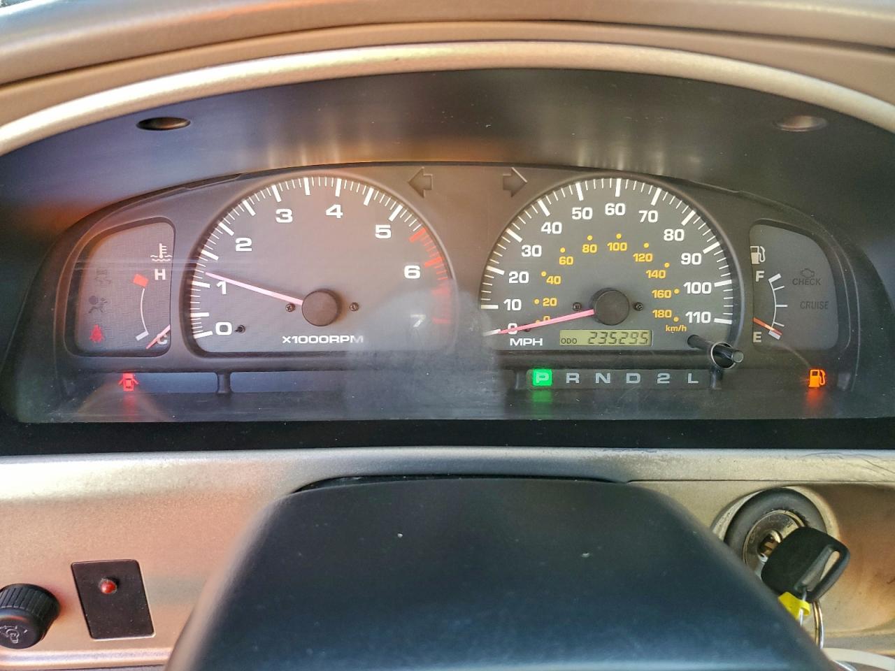 2002 TOYOTA 4RUNNER SR5 photo 9