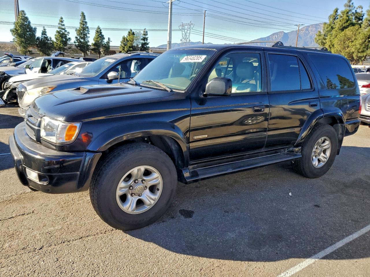 2002 TOYOTA 4RUNNER SR5 — MINOR DENT/SCRATCHES damage — photo 1