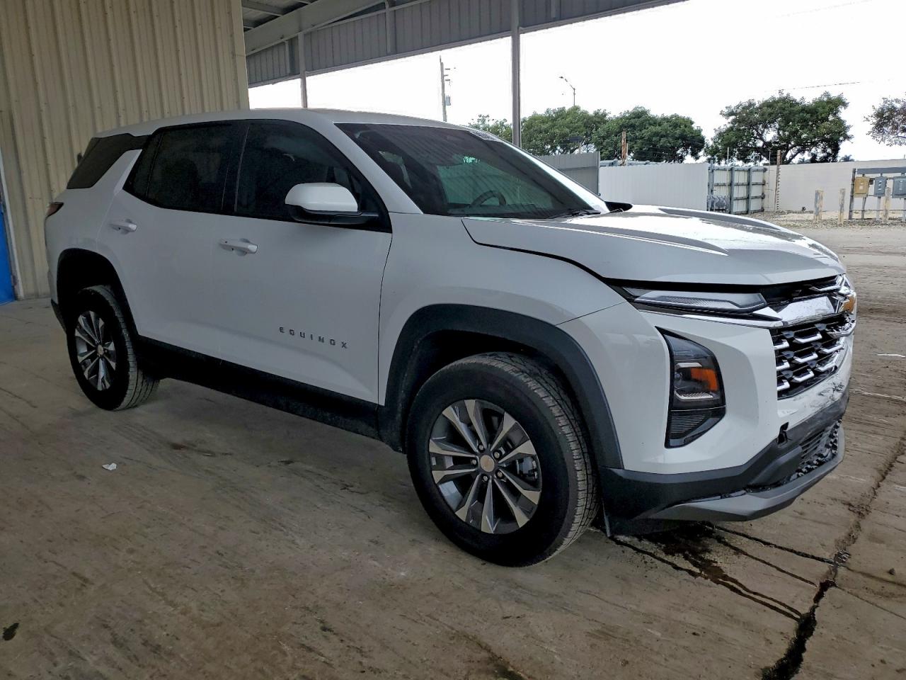 2026 CHEVROLET EQUINOX LT photo 4