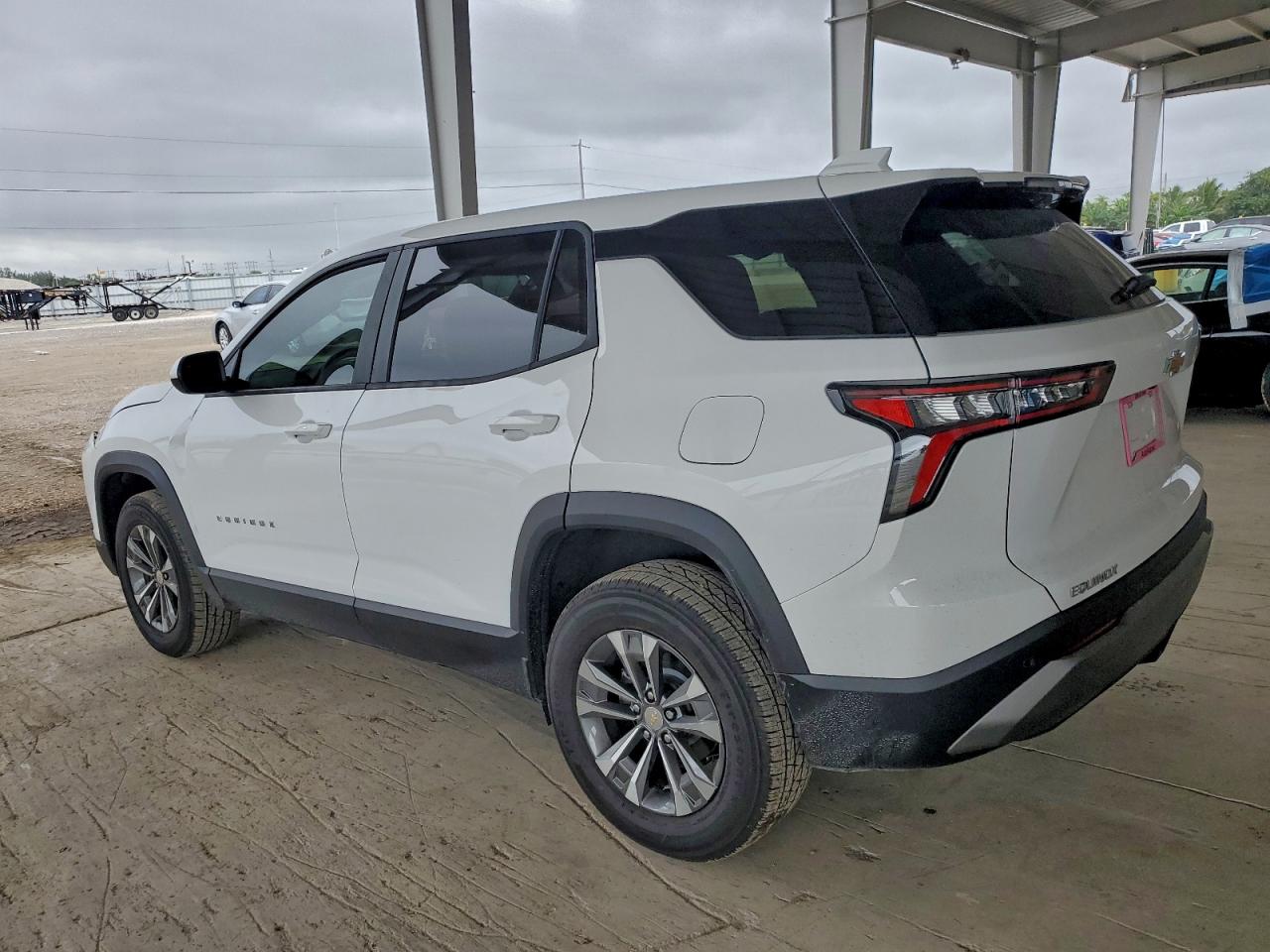 2026 CHEVROLET EQUINOX LT photo 2