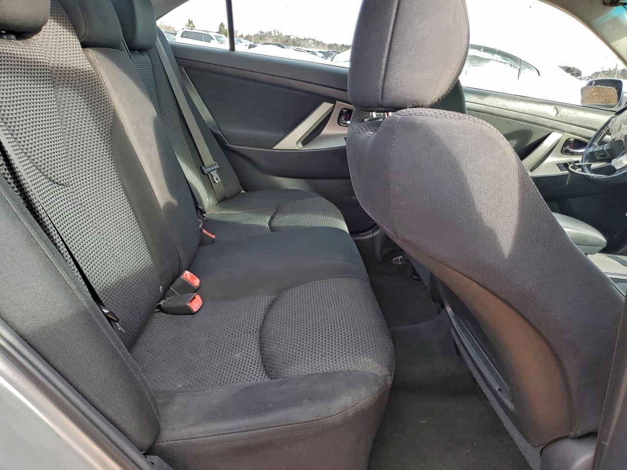 2011 TOYOTA CAMRY BASE photo 10