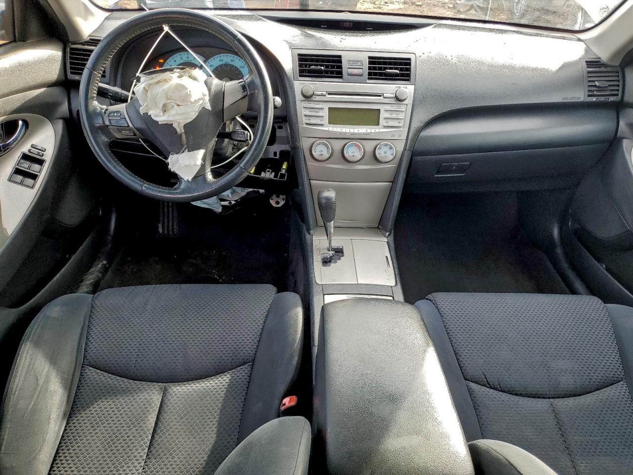 2011 TOYOTA CAMRY BASE photo 8